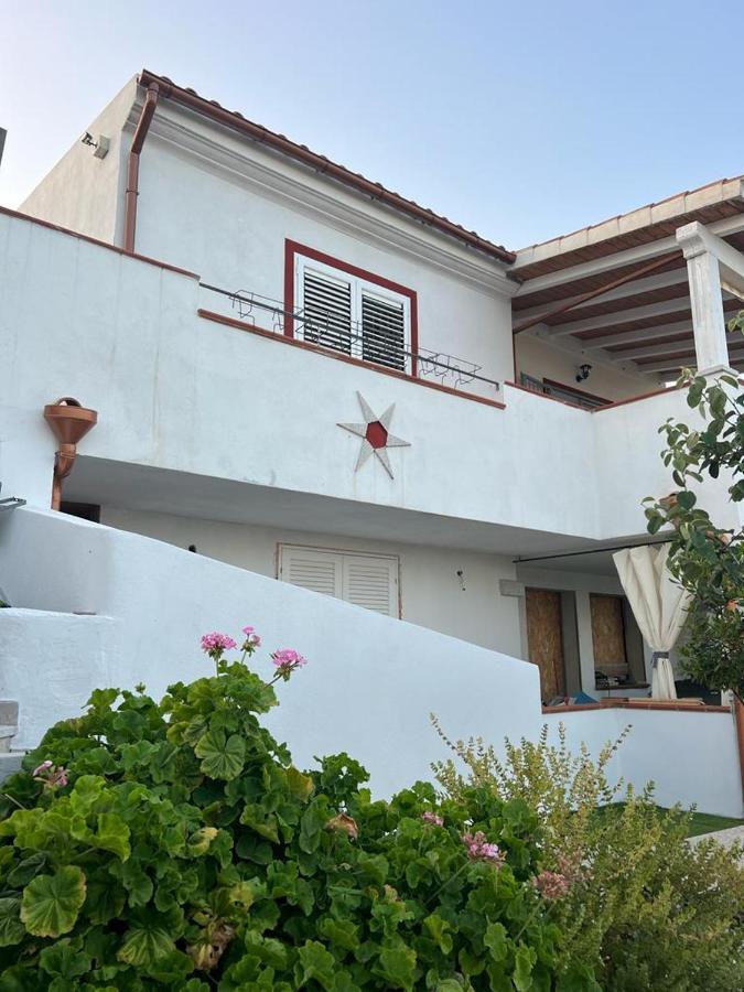Insula -- Telti Hotell Exteriör bild